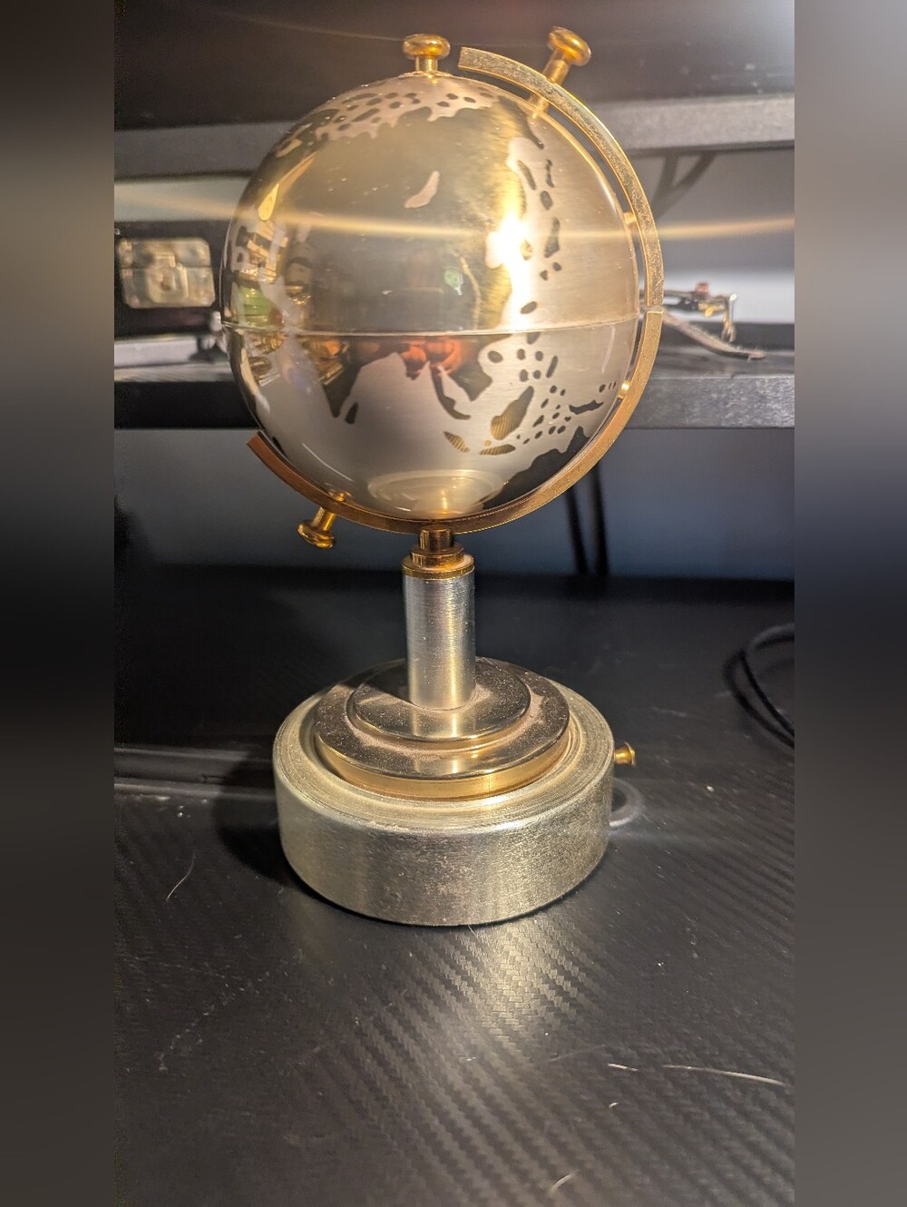Gold Tone Cigarette Globe